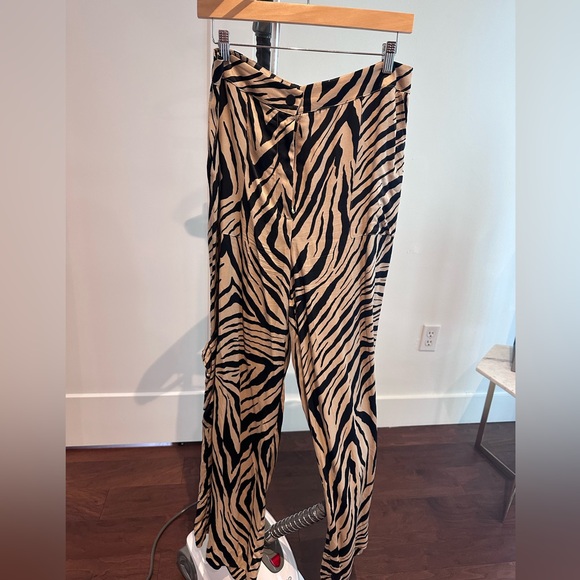 Zara Zebra print cargo pants size large - Picture 2 of 4